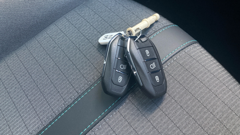 Peugeot 208 1.2 PureTech 100 Allure Premium + 5dr Petrol Hatchback